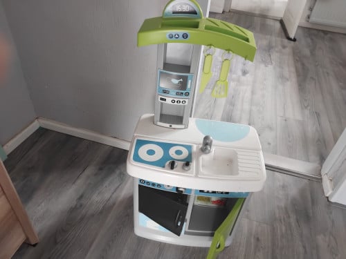 Kinder keuken met toebehoren