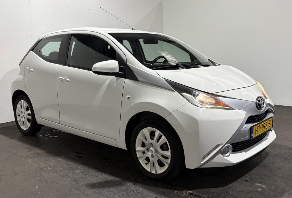 Toyota Aygo 1.0 vvt-i x-pure | lichtmetaal | airco |