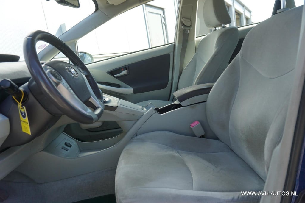 Toyota Prius 1.8 dynamic business
