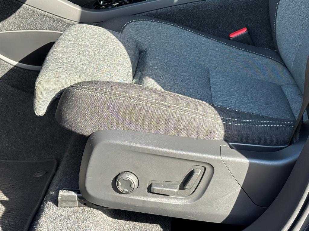 Volvo XC40 b4 197pk mild hybrid aut plus dark| 1e eigenaar|nl auto| rijklaa