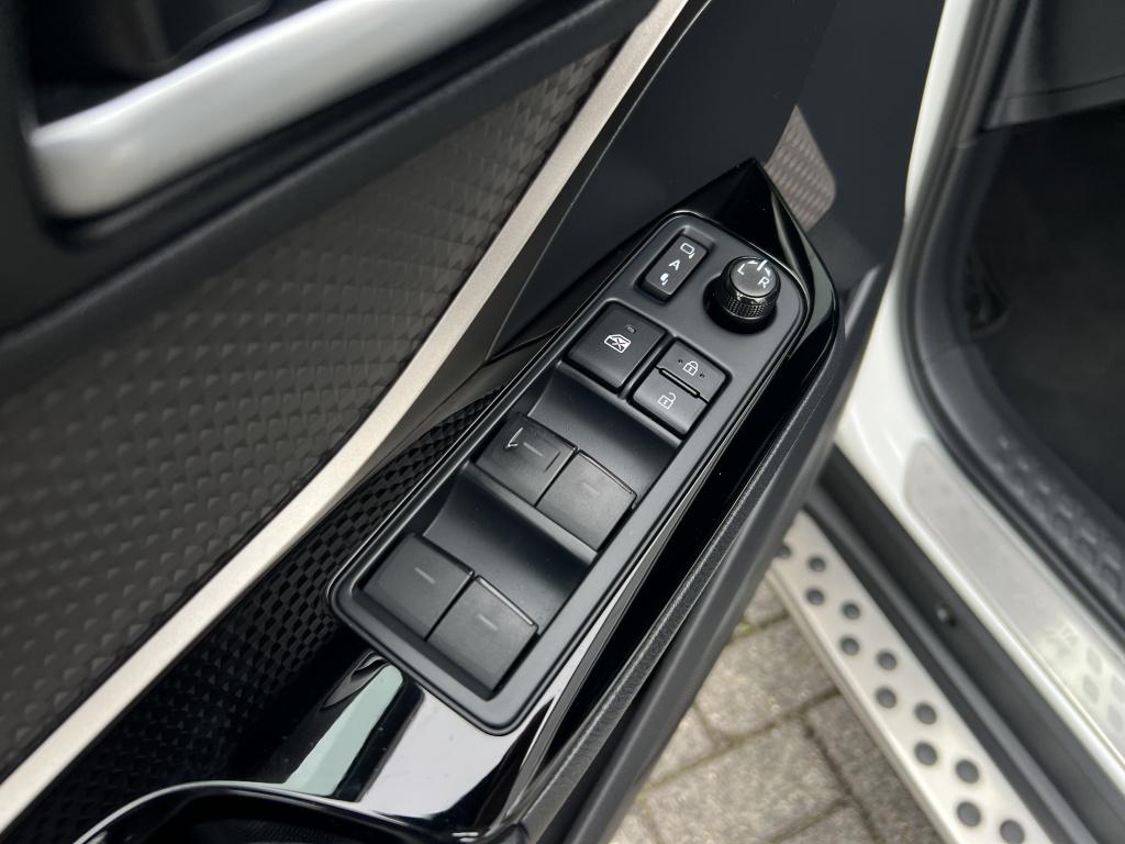 Toyota C-hr 2.0 hybrid executive