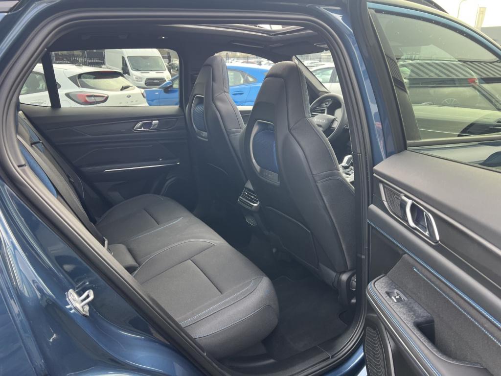 Lynk & Co 01 1.5 261pk phev , 360gr camera , pano dak , stuur en stoel verw