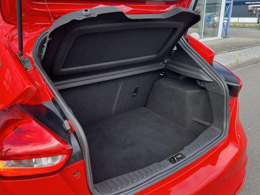 Ford Focus 1.5 st-line | cruise control | achteruitrijcamera | navigatie | 