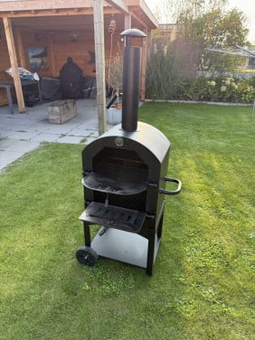 Pizzaoven (BBQ) en terraskachel