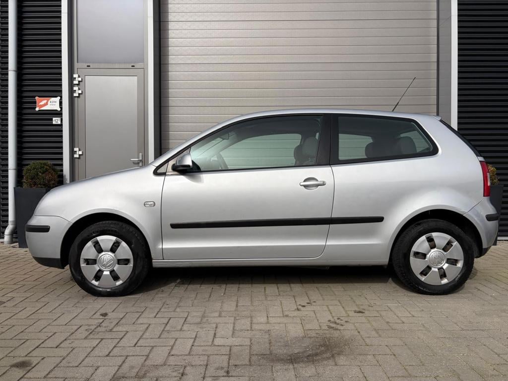 Volkswagen Polo 1.4-16v comfortline/jaar apk/airco/cruise control/