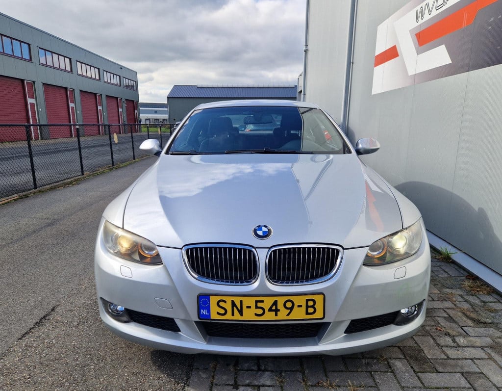 BMW 3-serie coupé 325i executive