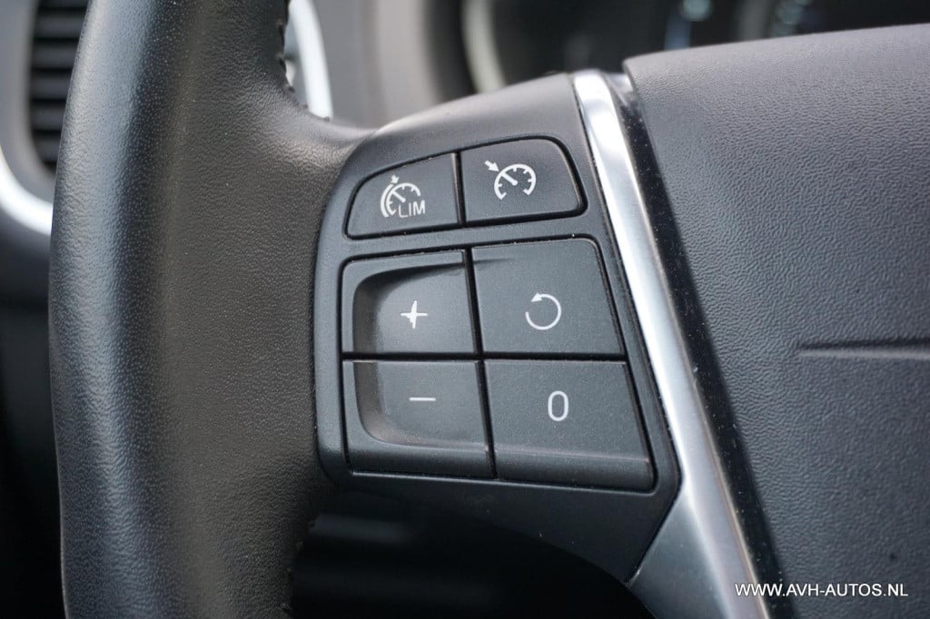 Volvo V40 2.0 d2 summum business