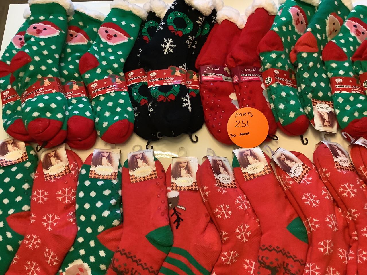 Partij leuke fluffy huissokken. ( partij 251)