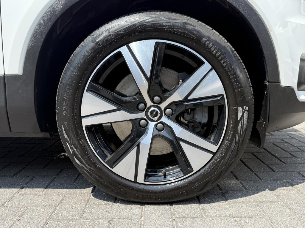 Volvo XC40 t5 262pk recharge ultimate dark |leder+ memory| camera| h&k soun