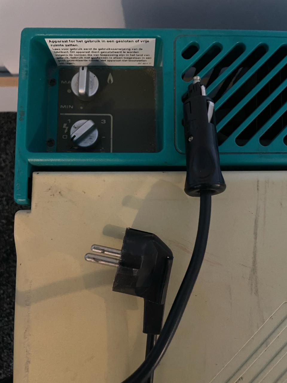 Div. camping spullen tegen leuk bod!