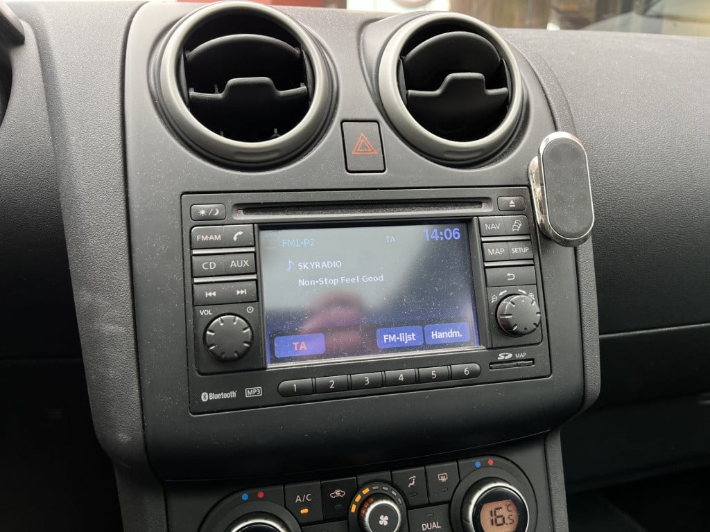 Nissan Qashqai 2.0 connect edition | camera | cruise | navi | trekhaak