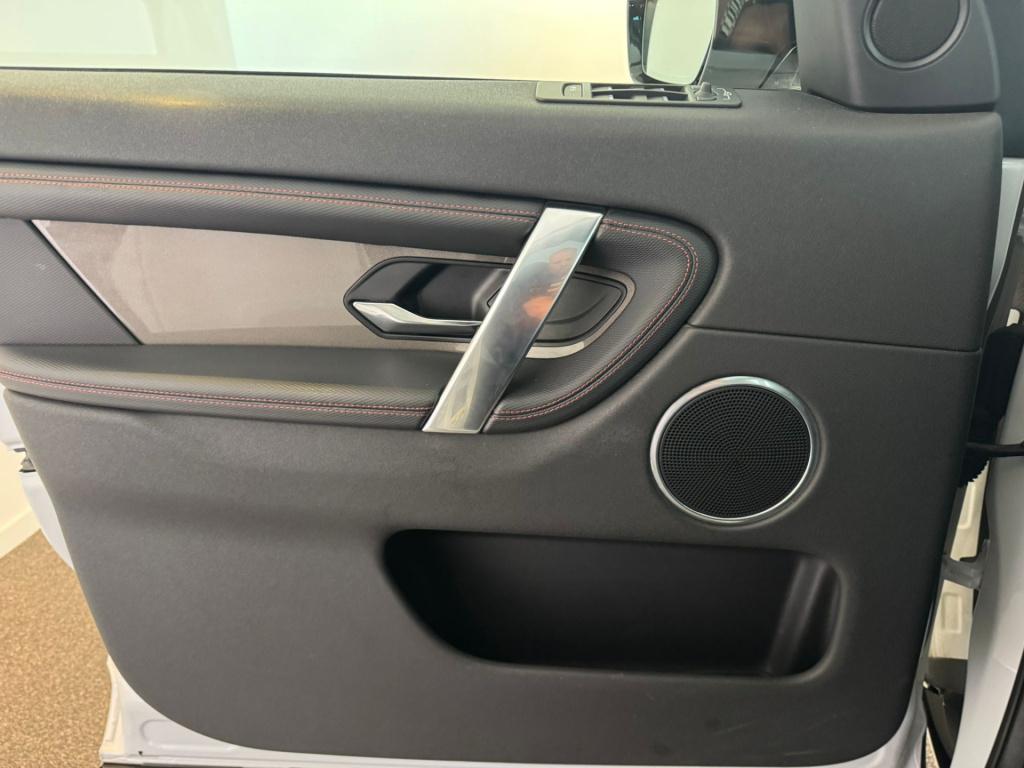 Land Rover Discovery p300e 1.5 r-dynamic s