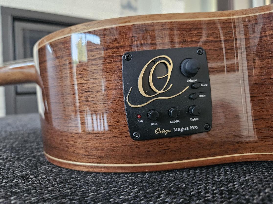 Ortega Feel Series RCE159SN Slim Neck Naturel Met Gigbag