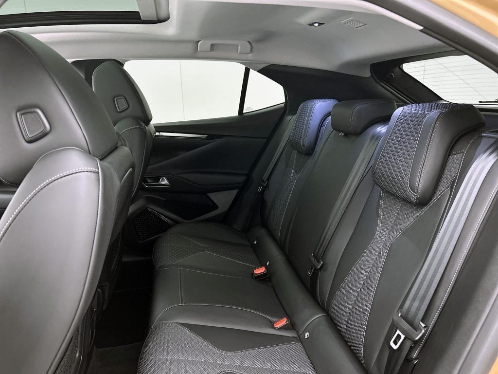 Ds Ds 4 130pk automaat trocadero | rijklaar | panoramadak | adaptive cruise