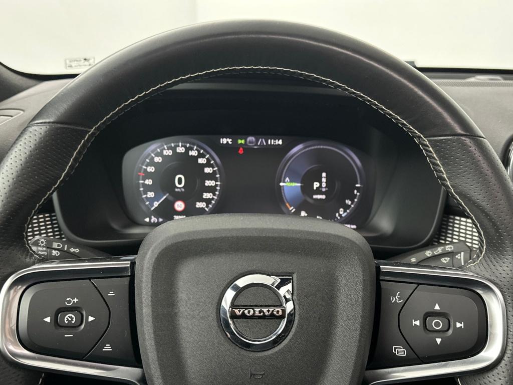 Volvo XC40 t5 262pk recharge r-design| pano| adap.cruise| 360camera