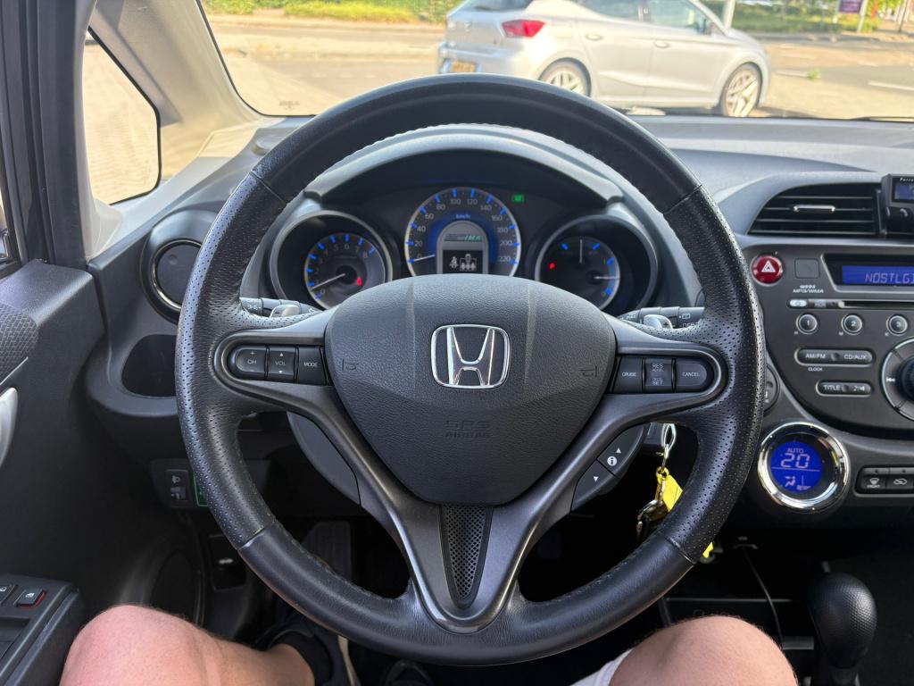 Honda Jazz 1.4 hybrid business mode