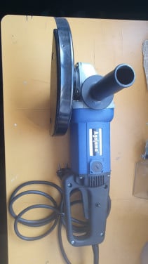 Te koop Agojama Haakse Slijptol voor de zware werk.