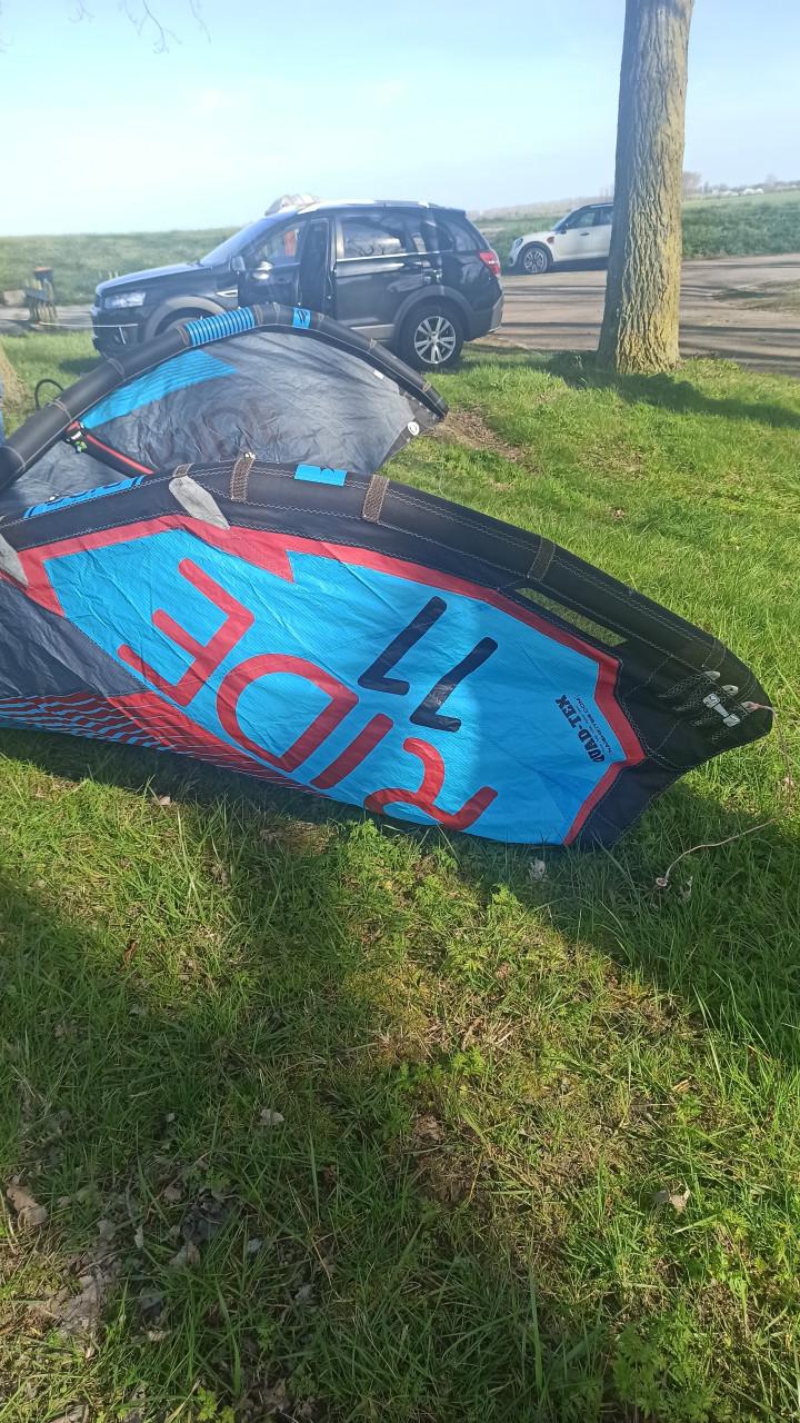 Volledige Naish kitesurf set met 2 kites