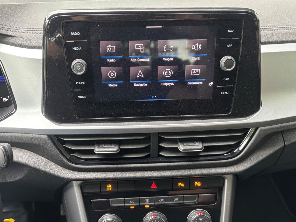 Volkswagen T-roc 1.0 tsi 110pk life| carplay| autom inparkeren|led| rijklaa