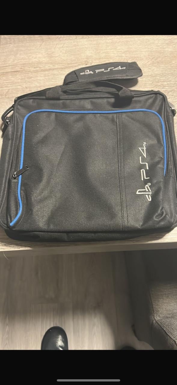 Playstation 4 slim + 8 games + tas