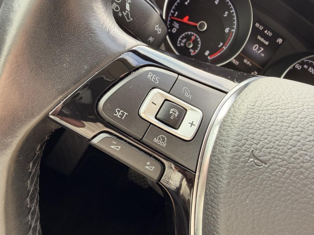 Volkswagen Golf Sportsvan 1.2 tsi highline dsg automaat | leder | trekhaak!