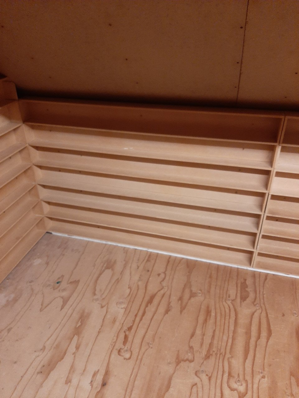 GRATIS WAND WAAR SCHAALMODDELLEN 1;50 IN STAAN VAN MDF IS GEDEMONTEERD
