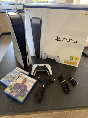 PS5 Disc Edition + 2 games en nieuwe controller