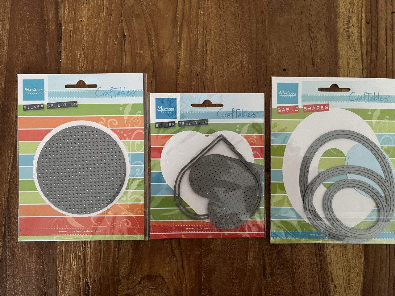 Cutting & Embossing machine voor het maken van (kerst)kaarten