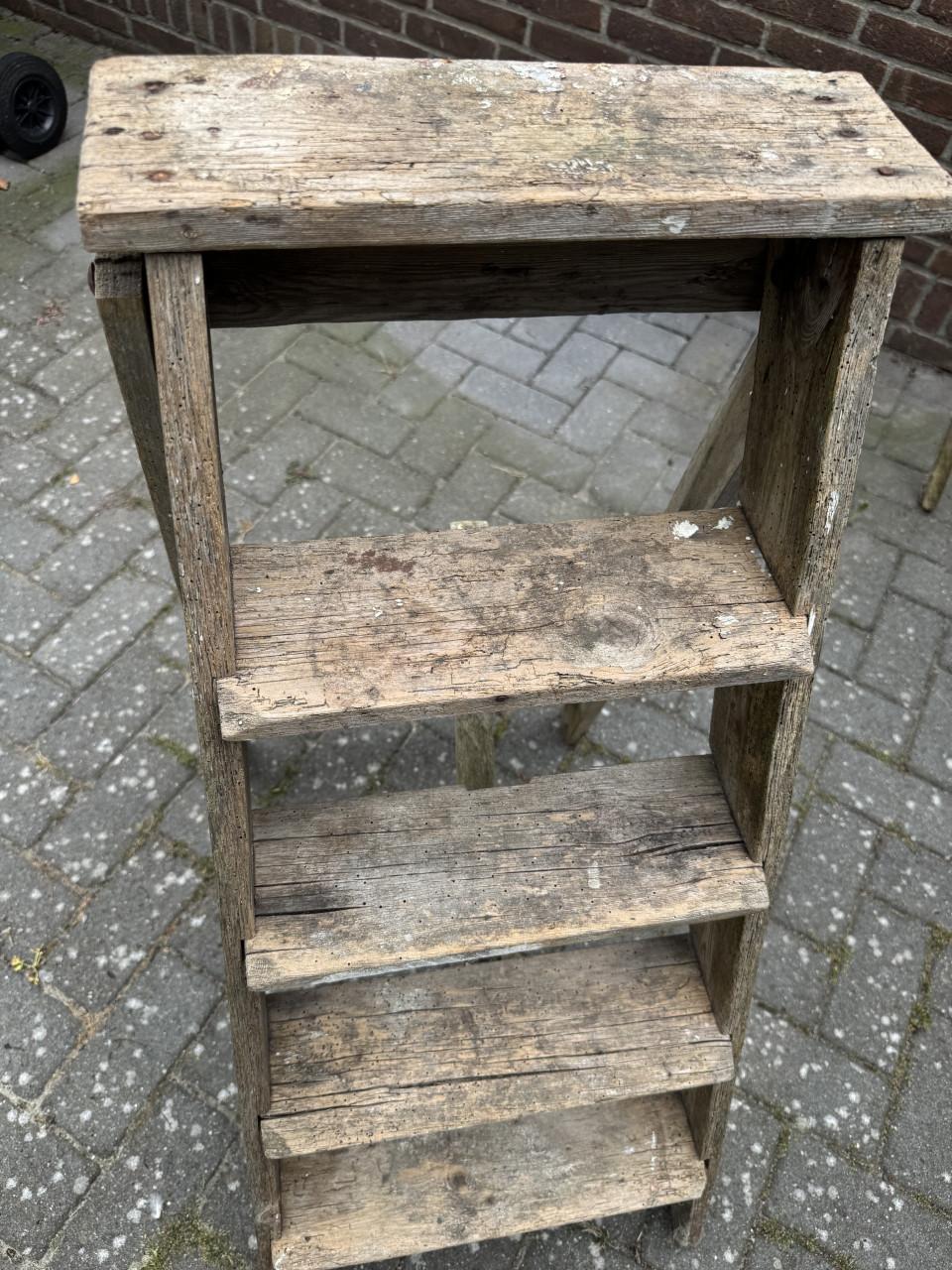 Oude houten trap
