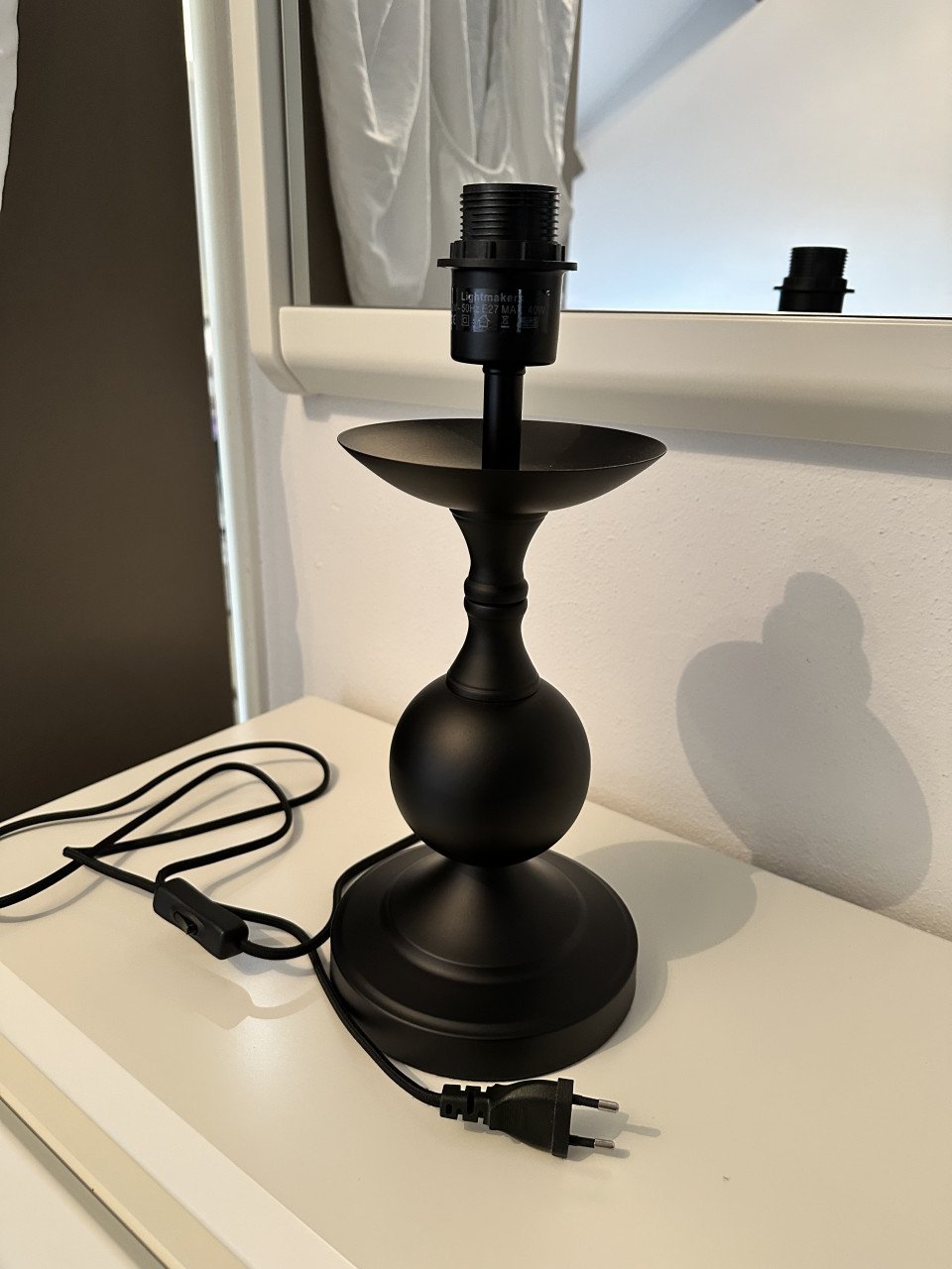 TE KOOP: Lampvoet, zwart metaal