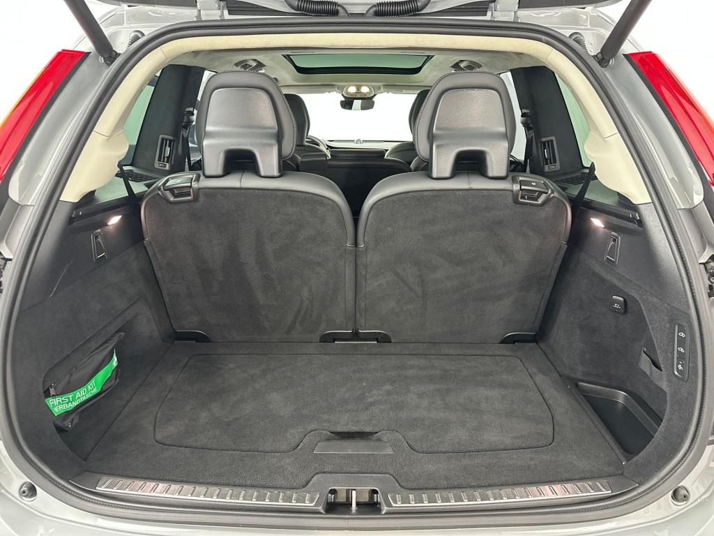 Volvo XC90 t8 455pk recharge ultra dark| full options!! b&w | luchtvering