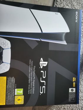 Playstation 5 1TB + controller