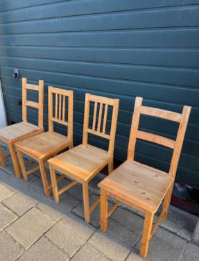 4 eetkamer stoelen