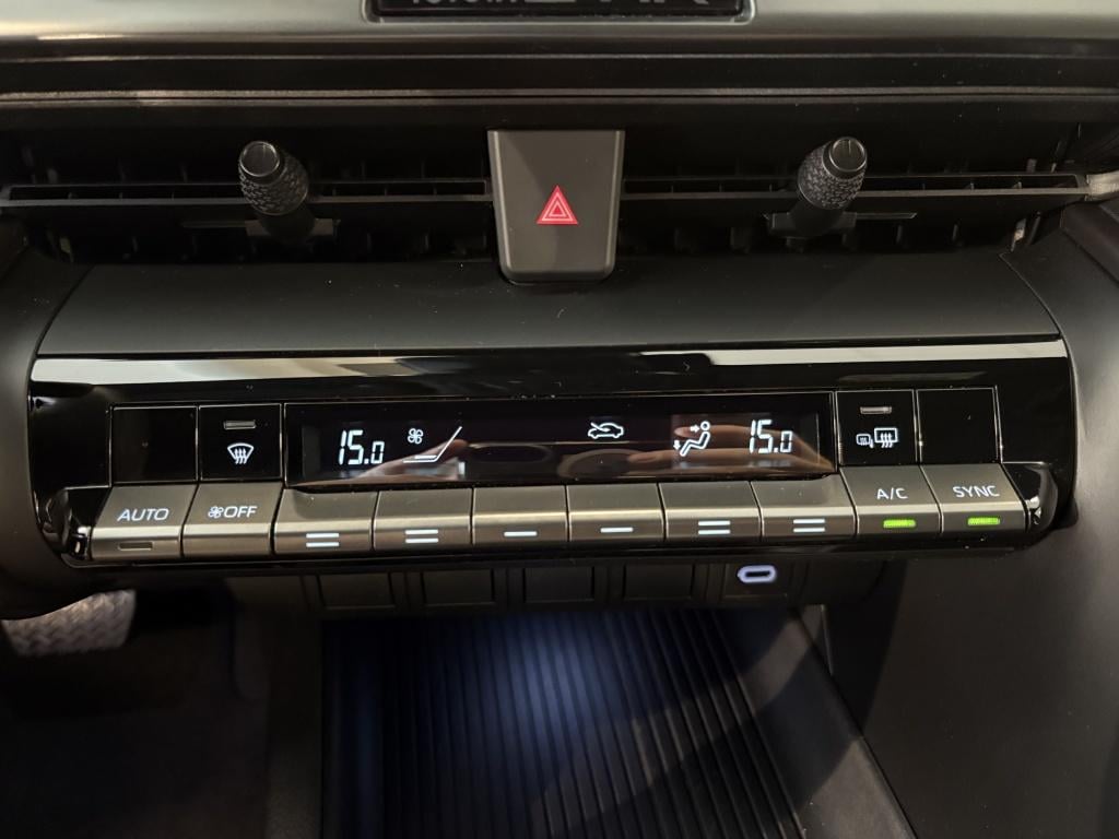 Toyota C-hr 1.8 hybrid 140 dyn