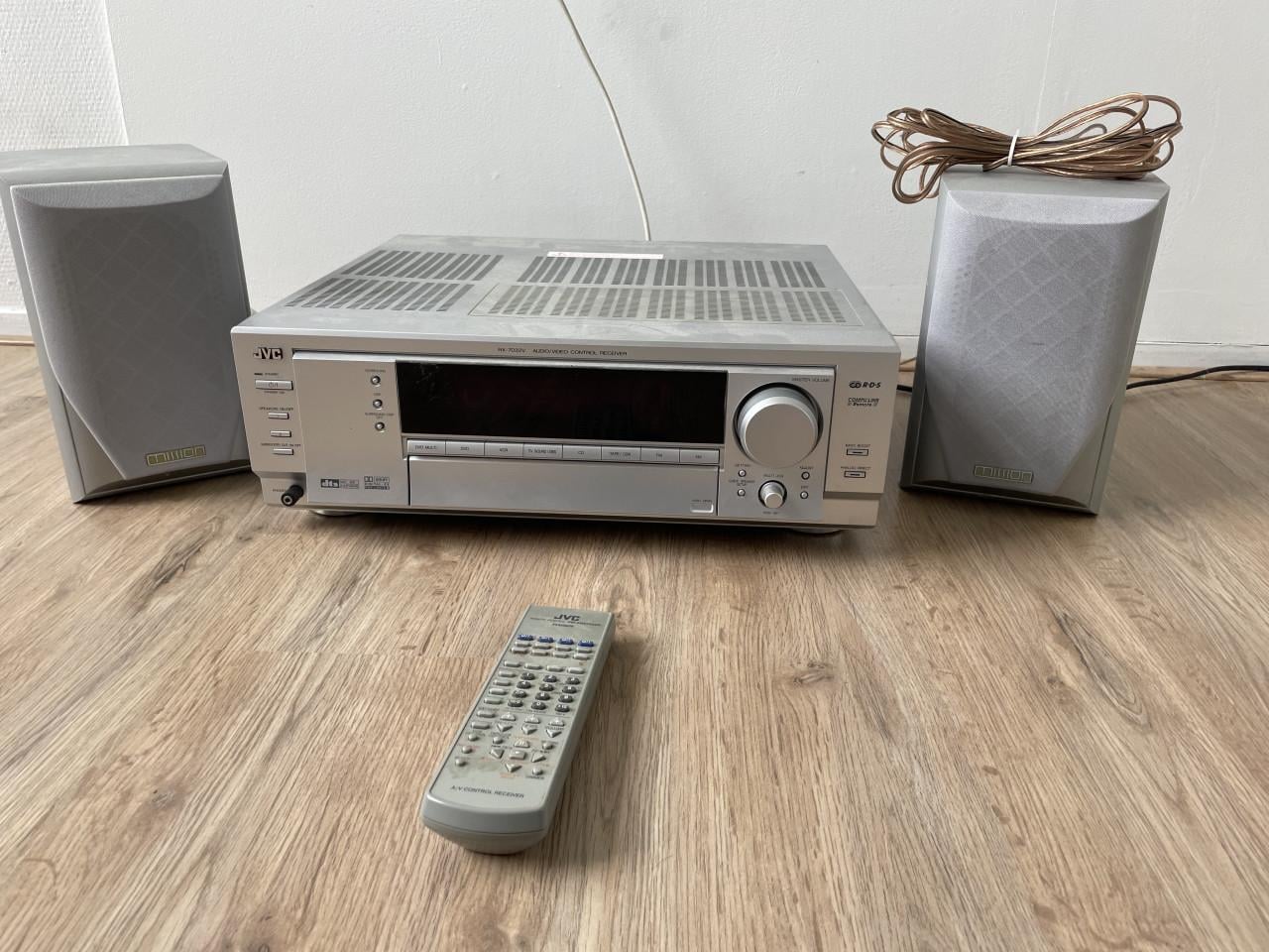 JVC geïntegreerde audio/video versterker RX 7032 + boxen