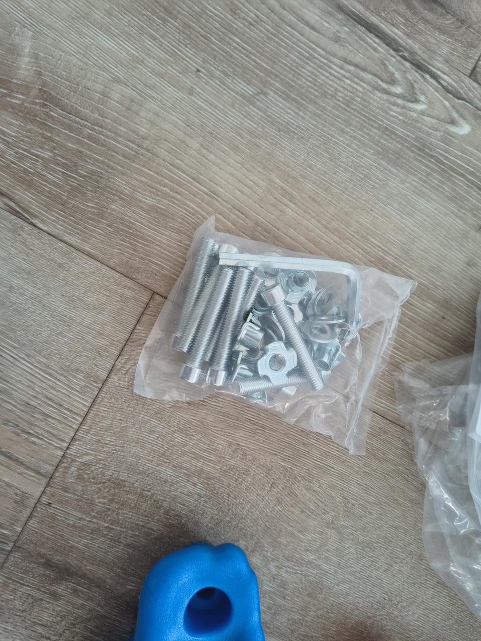 Set nieuwe klimstenen met toebehoren, klimgrepen klimmuur.