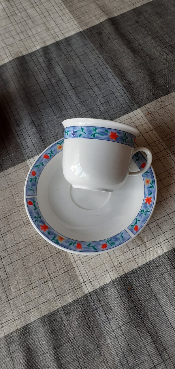 Koffiekopjes en schoteltjes, gebaksbordjes