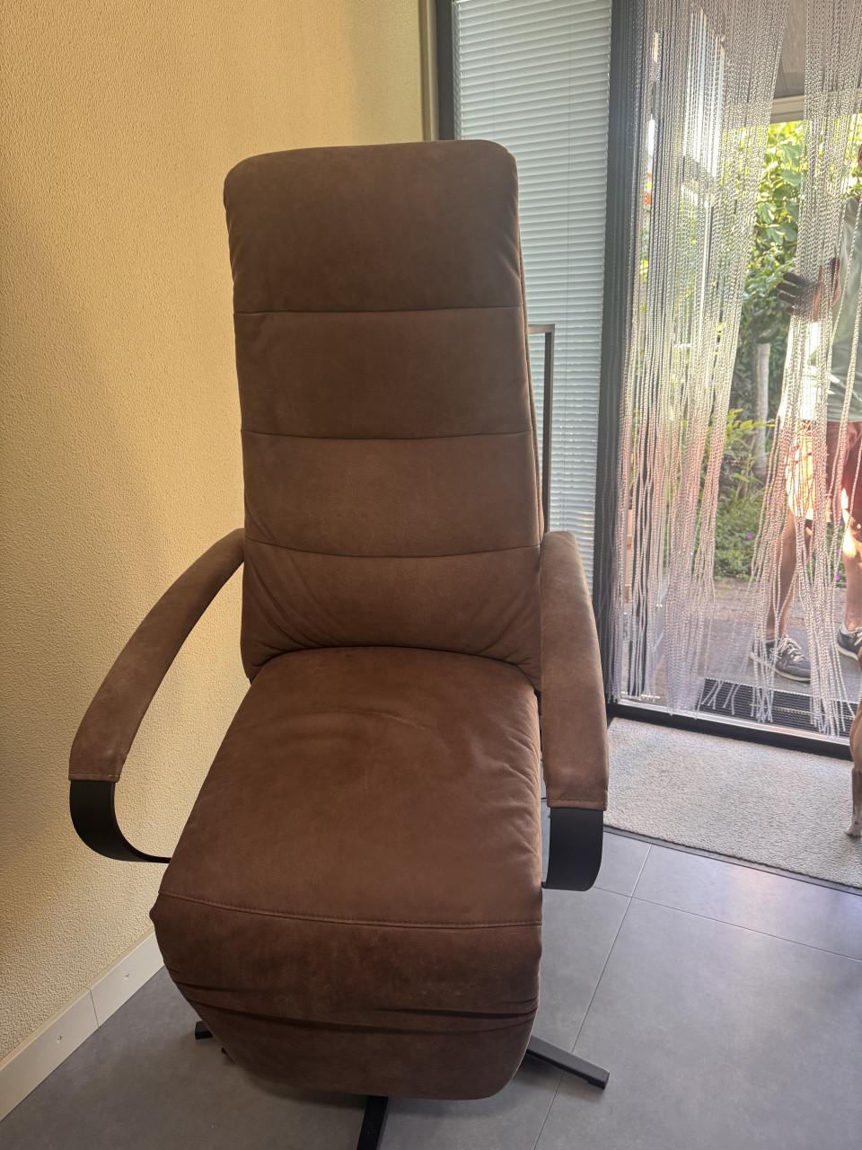 Prominent  Sta-op fauteuil C-100