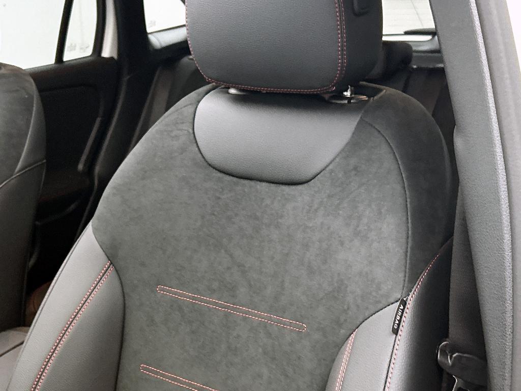 Mercedes-Benz Gla-klasse 180 business solution amg | premium plus pakket | 