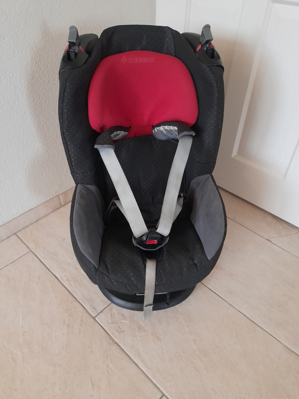 Maxi cosi Tobi (in goede staat ) 9 / 18 KG  Bekleding in schone staat!