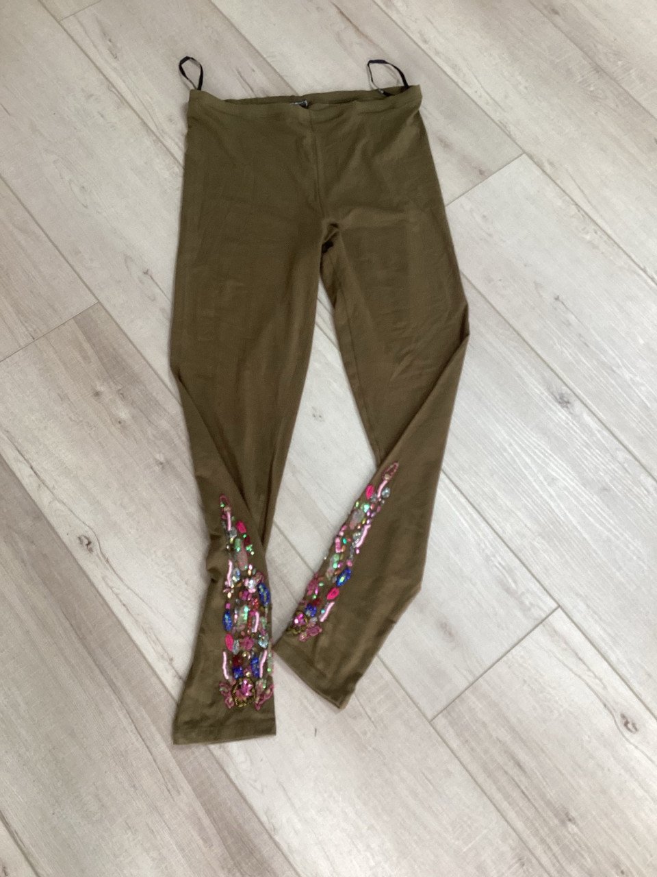 Nieuwe legging met lovertjes en kraaltjes maat L/xl khaki kleur
