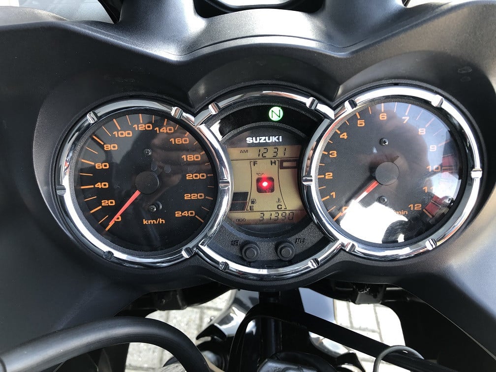 Suzuki DL1000 V-Strom, 11-2005, 31 dkm, 1e eig, kofferset etc etc €4450,-