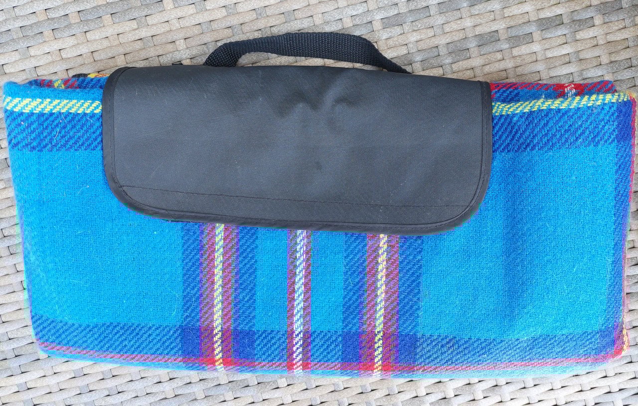 Picknickkleed blauw geruit, handig tot tas op te vouwen