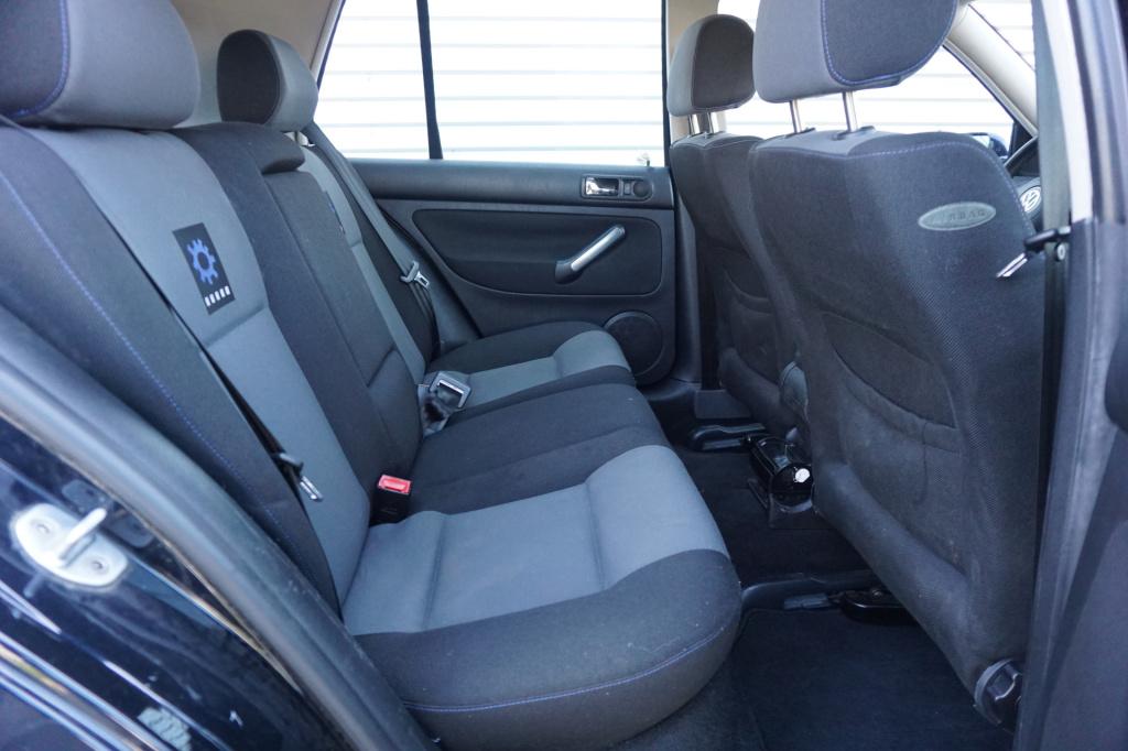 Volkswagen Golf 1.6-16v trendline airco / cruise / elektr. ramen / trekhaak