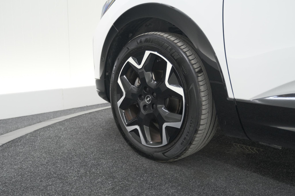 Opel Grandland turbo 130 at8 ultimate | camera | adaptieve cruise control |