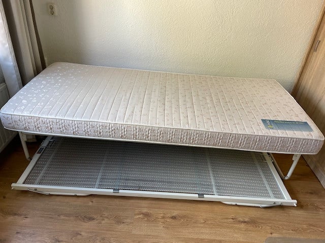Logeerbed