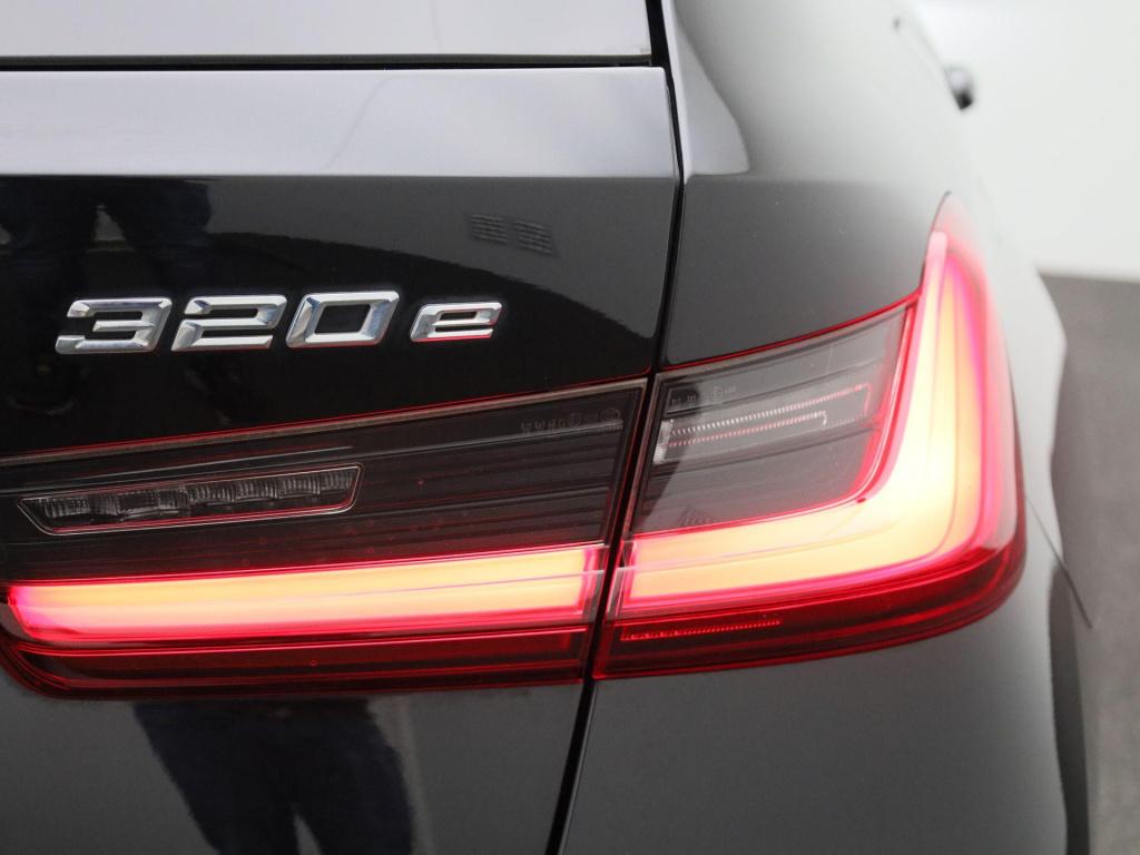 BMW 3-serie touring 320e business edition plus | automaat | lmv | navigatie