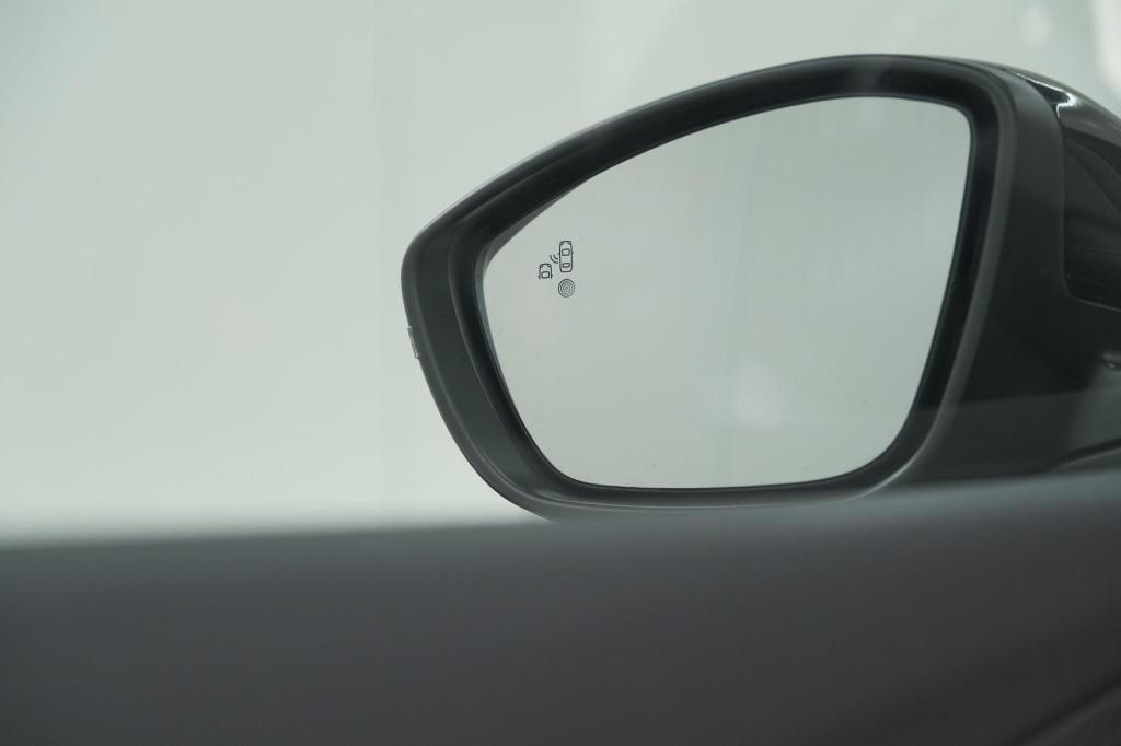 Peugeot 2008 puretech 130 eat8 gt | 360 camera | stoelmassage | adaptieve c