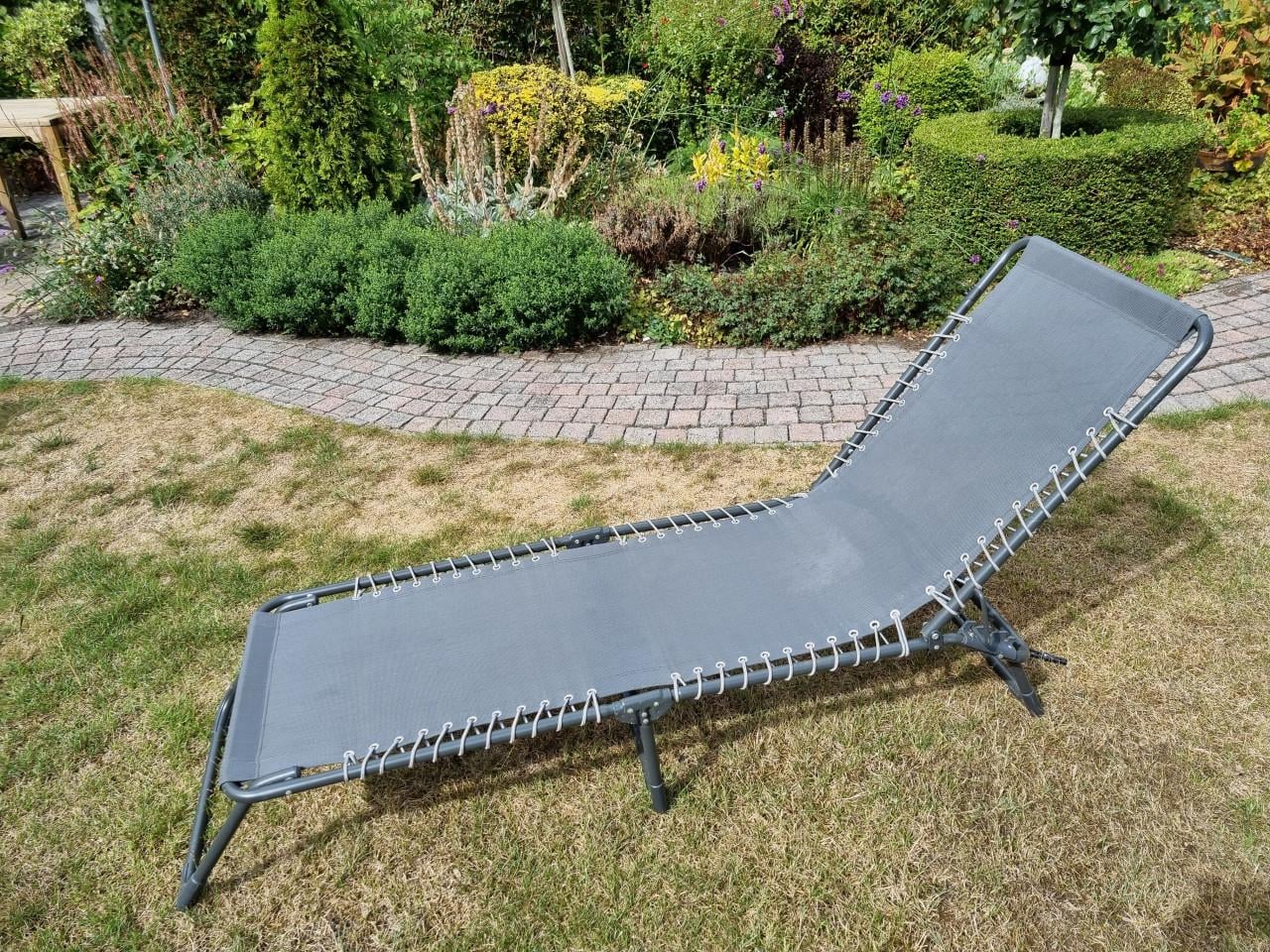 Ligbed / tuinbed zo goed als nieuw