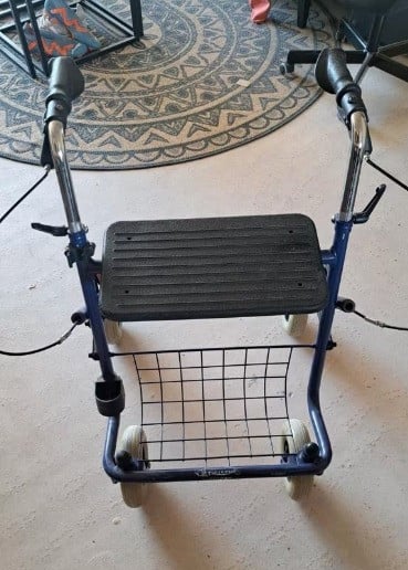 Blauwe rollator